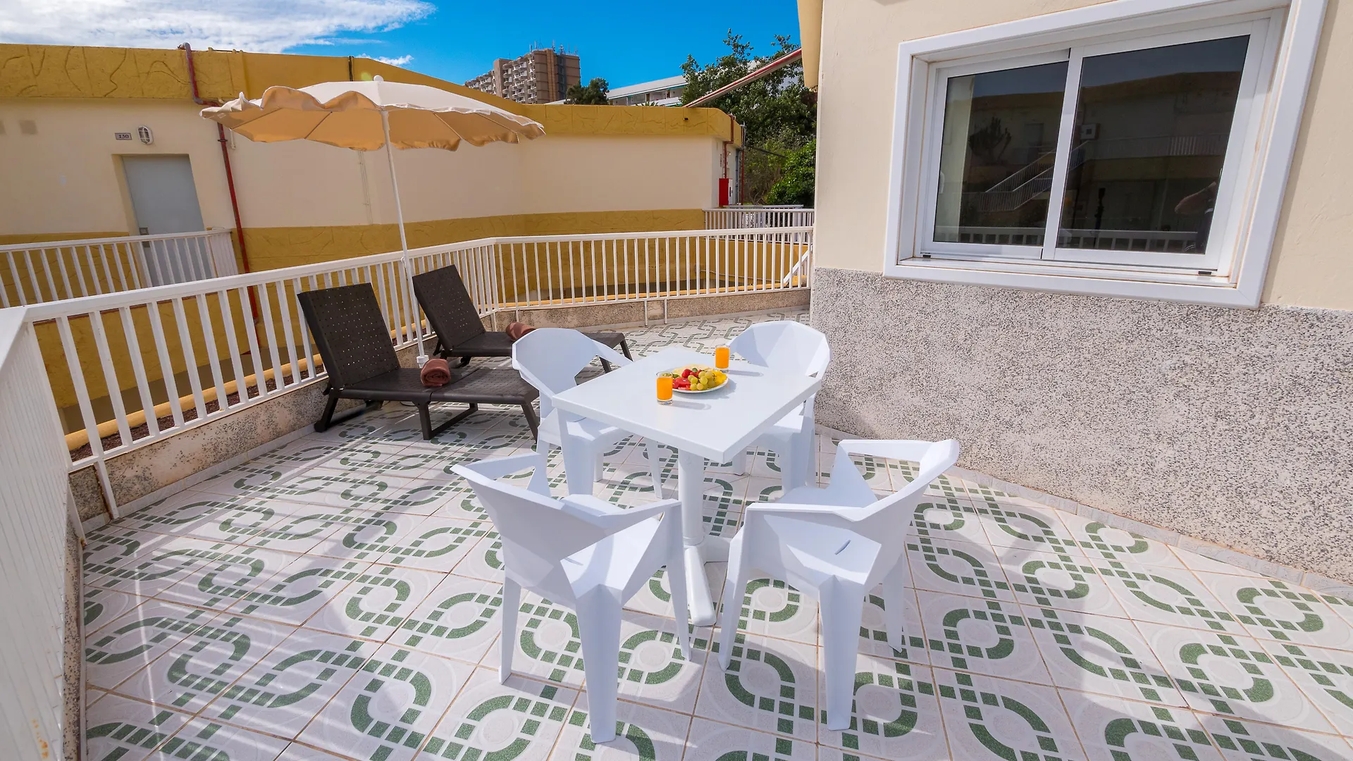 Checkin Bungalows Atlantida Лос Кристианос