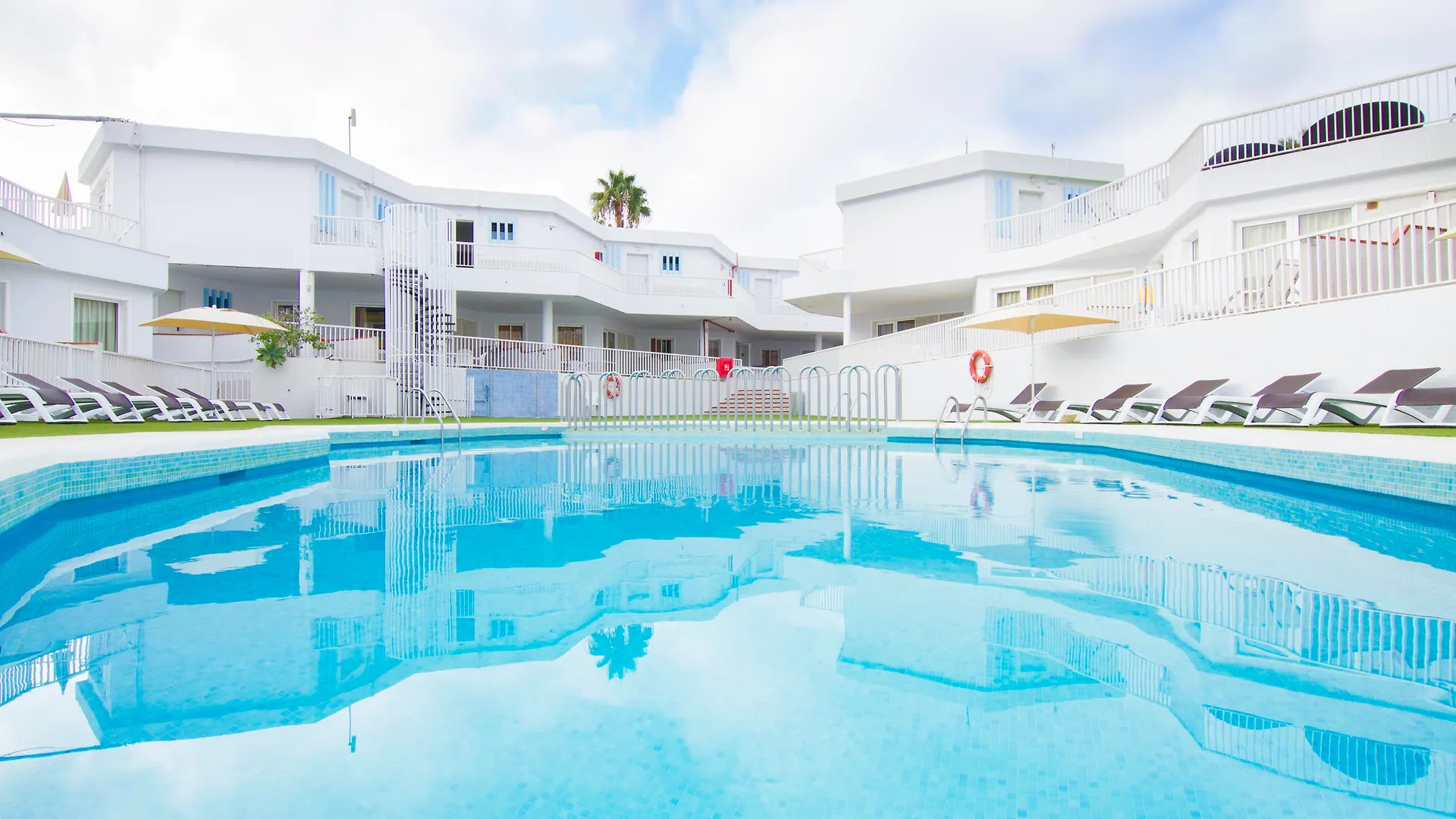 Checkin Bungalows Atlantida Лос Кристианос