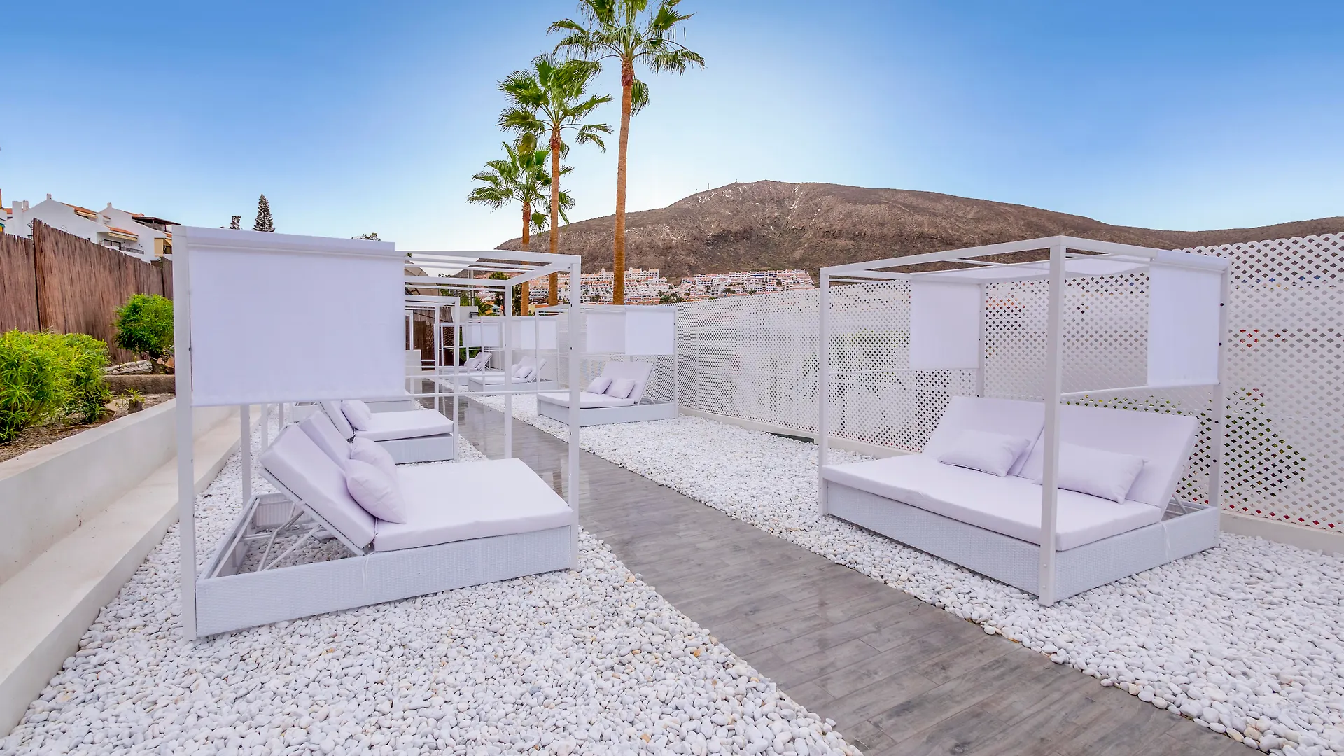 Checkin Bungalows Atlantida Лос Кристианос Испания