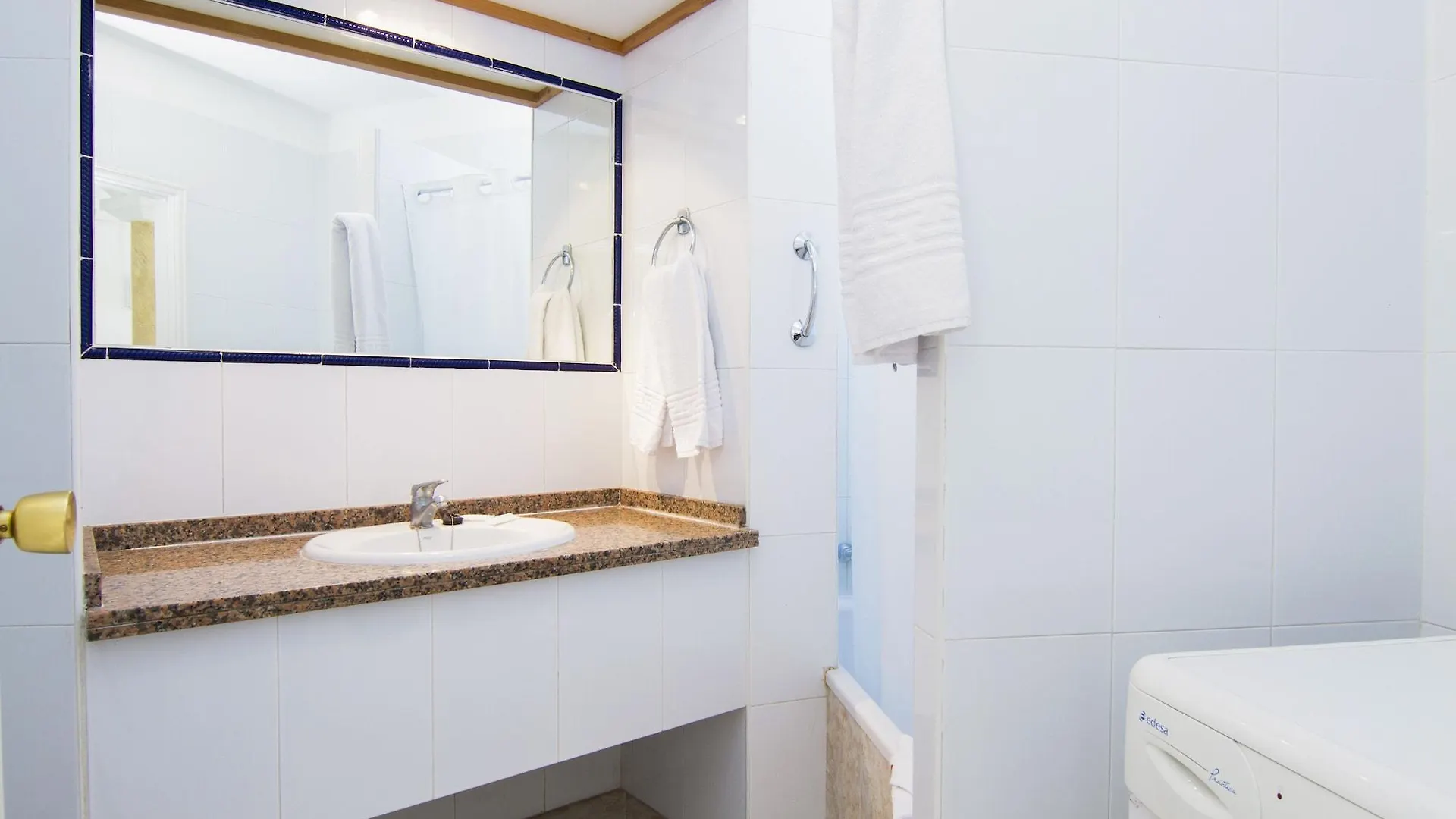 Checkin Bungalows Atlántida Los Cristianos  Spagna
