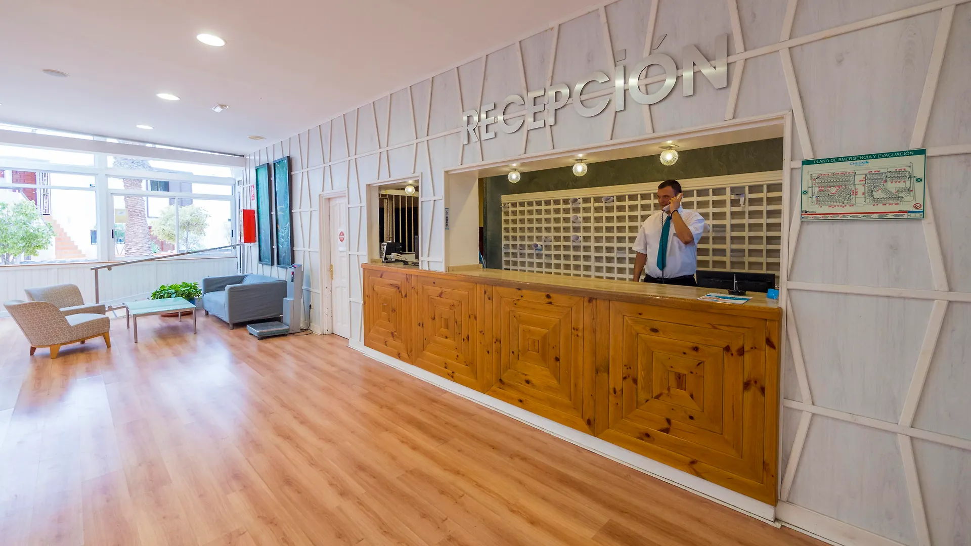 Aparthotel Checkin Bungalows Atlantida Los Cristianos