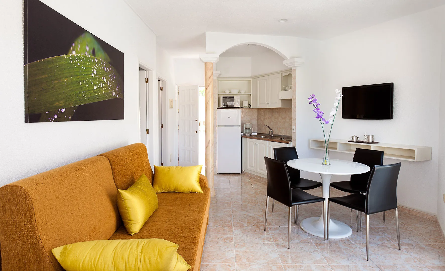Checkin Bungalows Atlantida Los Cristianos  Aparthotel